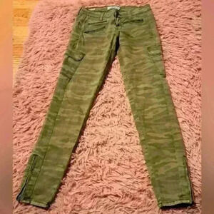 EUC Y2K Lucky Brand Camo Casual Stretch Cargo Jean Pants w/ Zip Ankle SZ 4